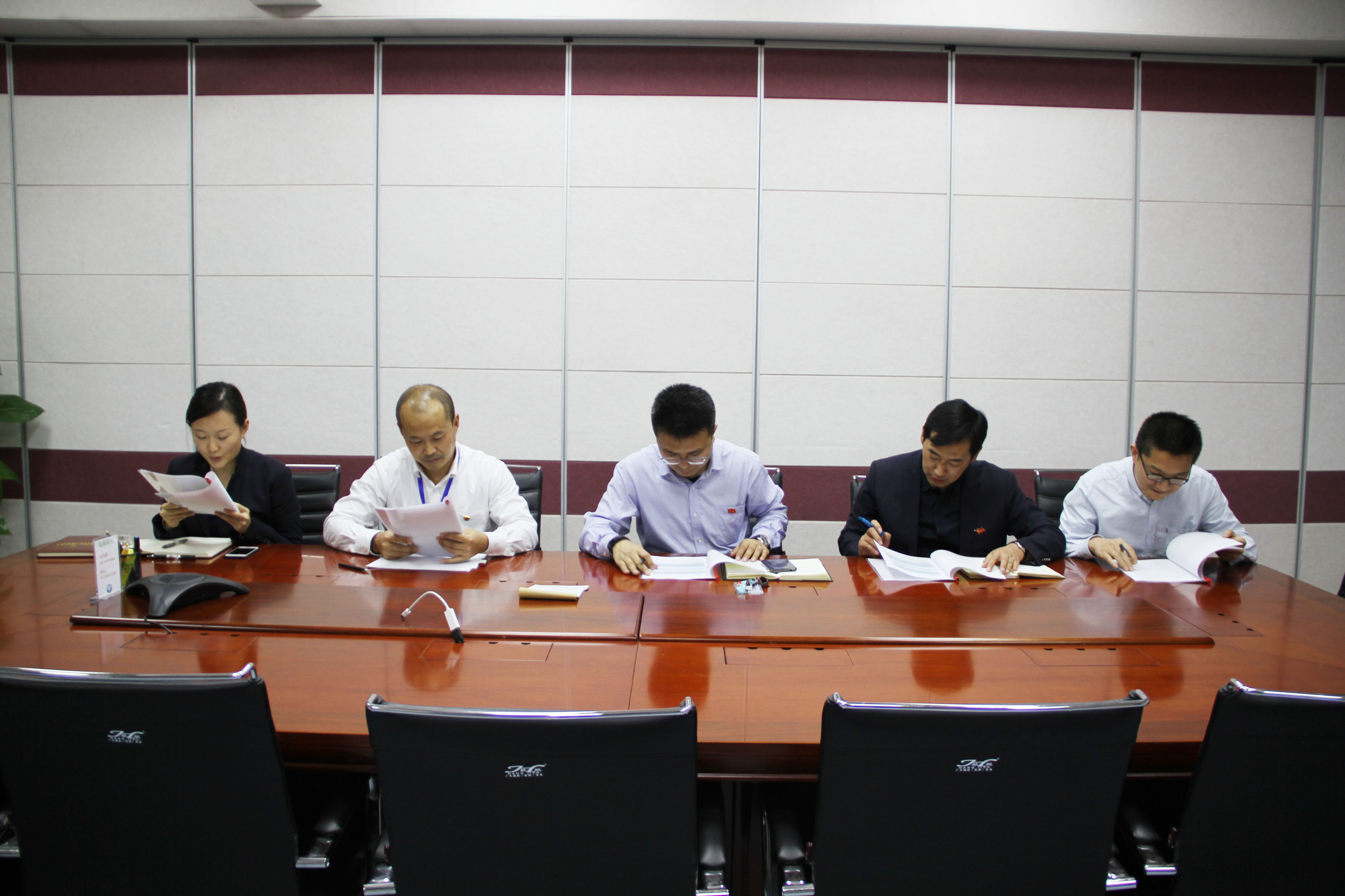 不忘初心，牢記使命——公司黨支部組織黨員學習十九大精神